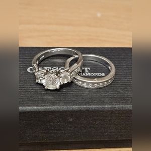 Beautiful Sterling Silver CZ Ring Set Size 7